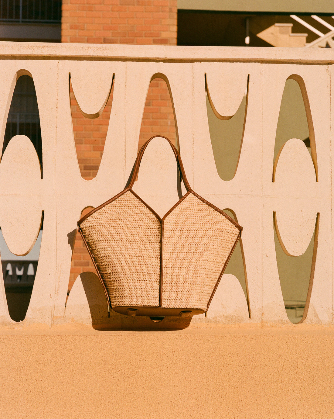 V-Cut Natural Woven Straw Shoulder Tote Bag